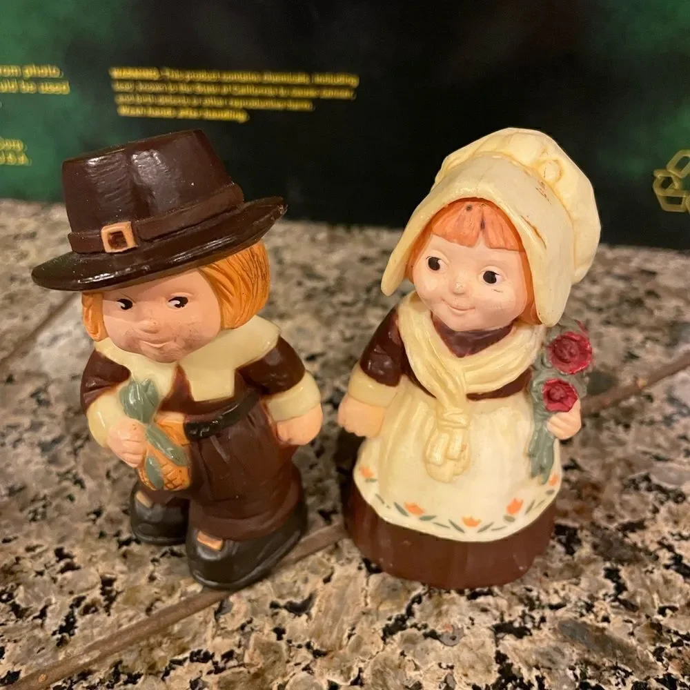 Hallmark Cards Vintage Pilgrim Salt and Pepper Shakers